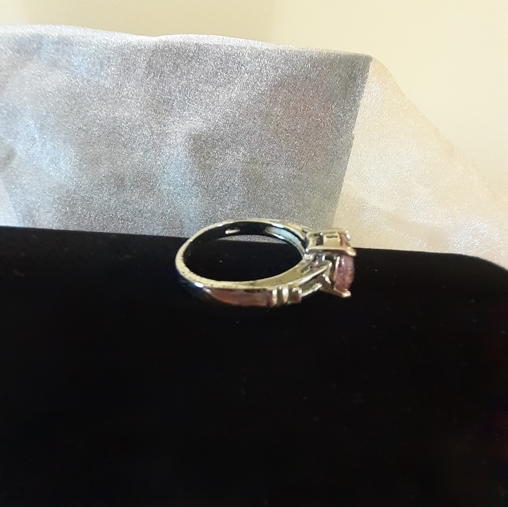 Silver Tone Ring with Pink Rhinestone in a Size 6 3/4 - Picture 7 of 14